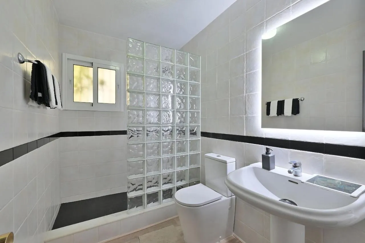 Vakantiehuis Bungalow With Large Terrace In A Quiet Park - Beach Nearby Sitio de Calahonda